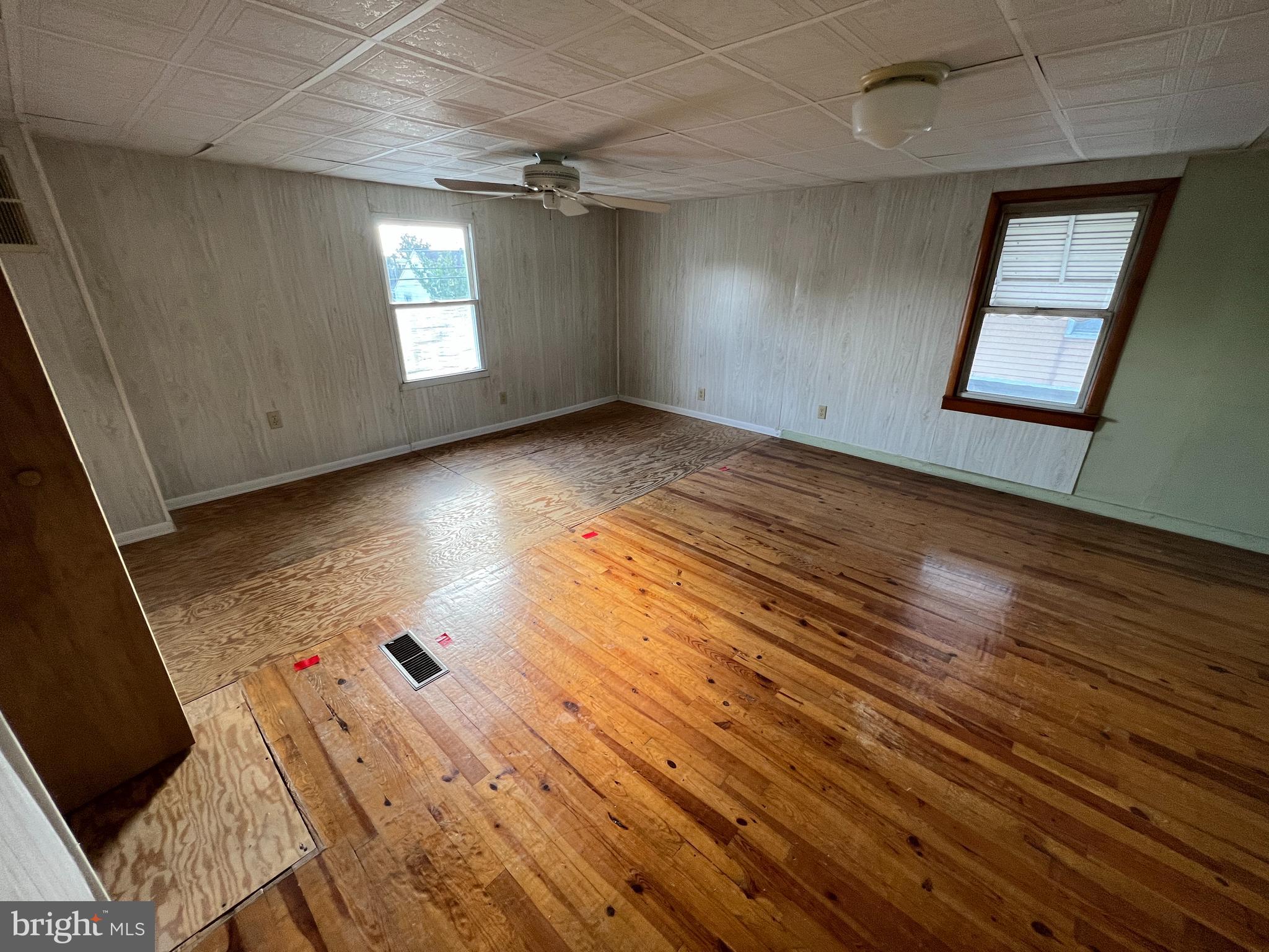 8231 Longpoint Road Baltimore, MD 21222 - Photo 2 of 13