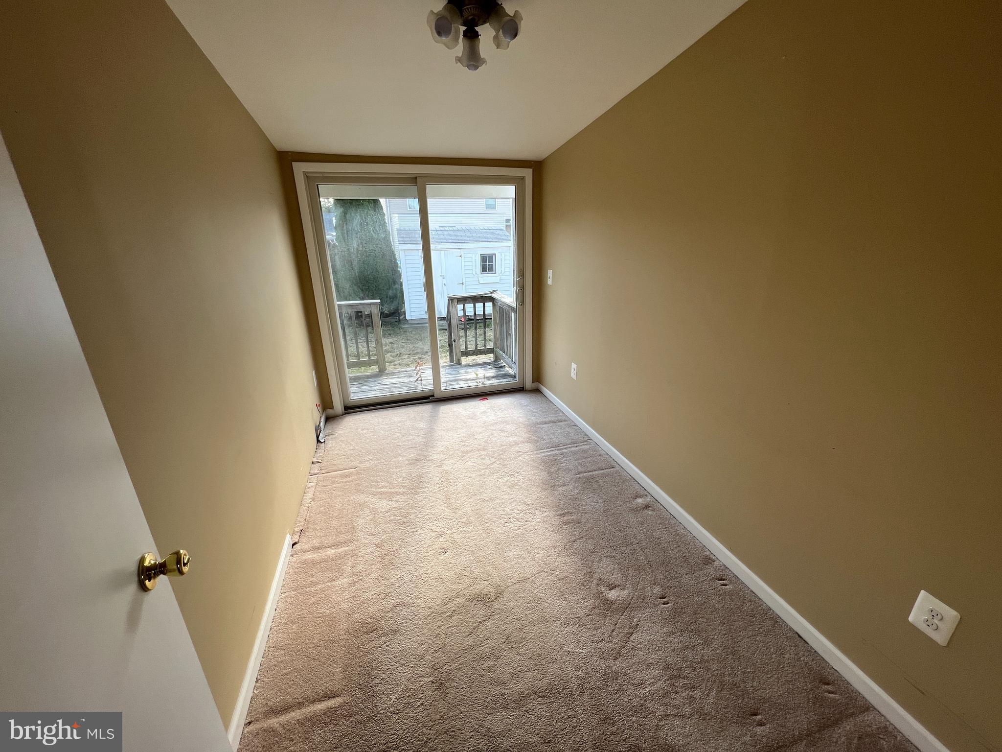 8231 Longpoint Road Baltimore, MD 21222 - Photo 5 of 13