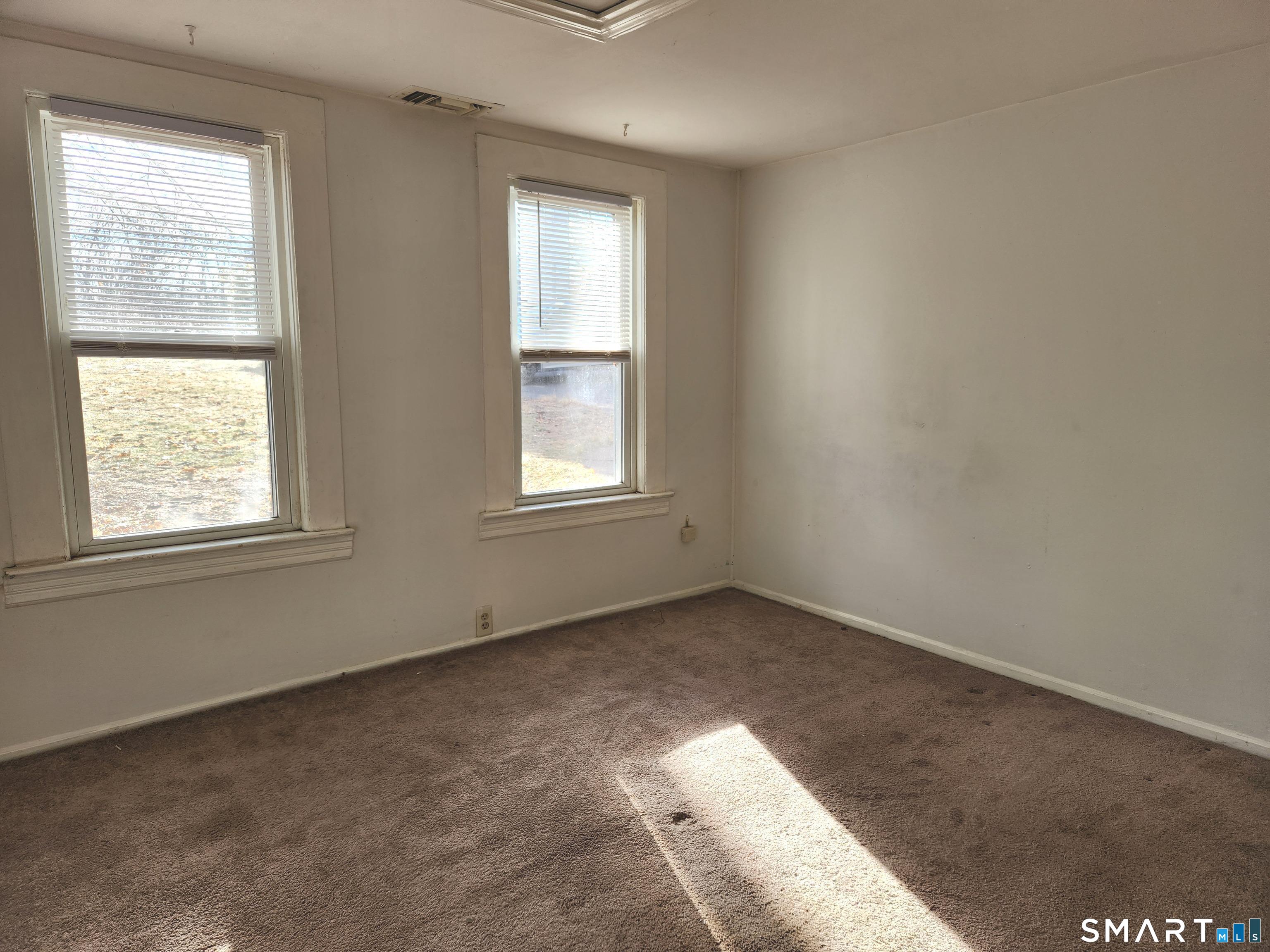 603 R Center Street Manchester, CT 06040 - Photo 12 of 16