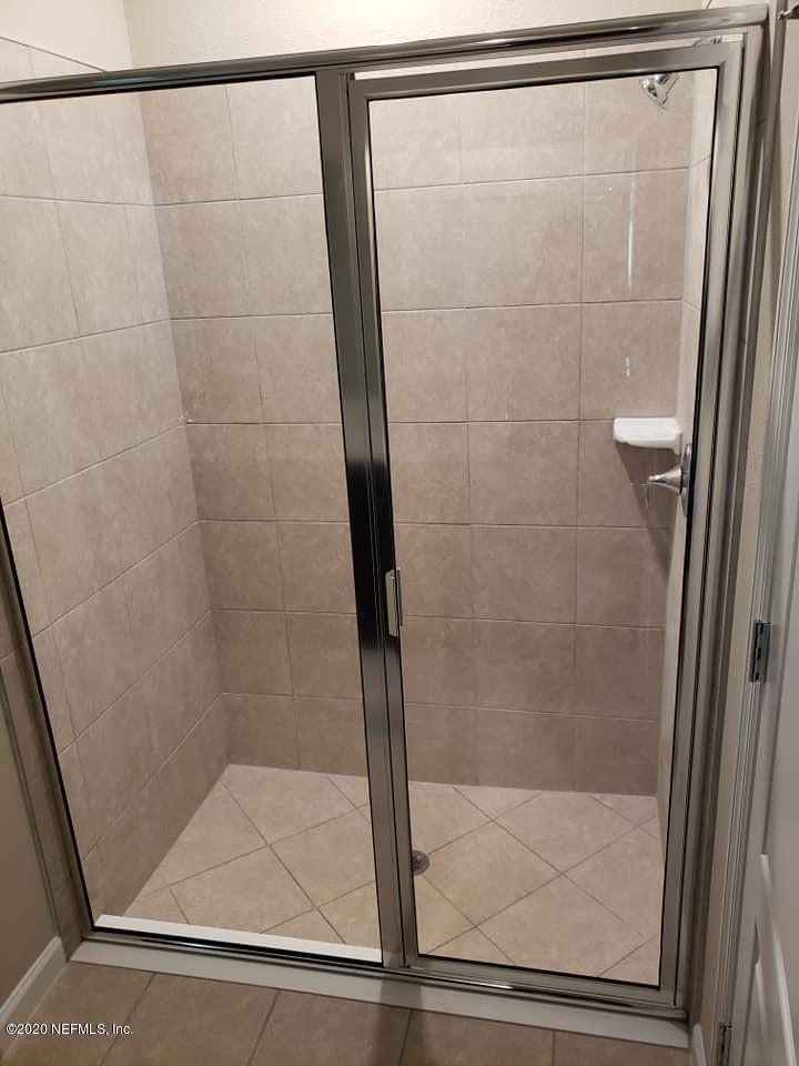 5370 Kellar Circle Jacksonville, FL 32218 - Photo 20 of 21 Master shower