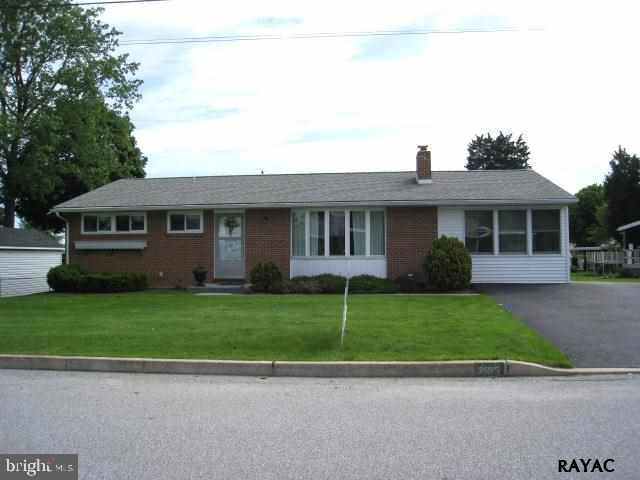 2185 Teslin Road York, PA 17404 - Photo 1 of 36