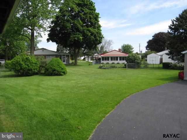 2185 Teslin Road York, PA 17404 - Photo 29 of 36
