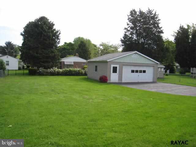 2185 Teslin Road York, PA 17404 - Photo 30 of 36