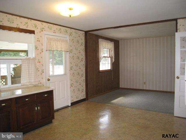 2185 Teslin Road York, PA 17404 - Photo 7 of 36