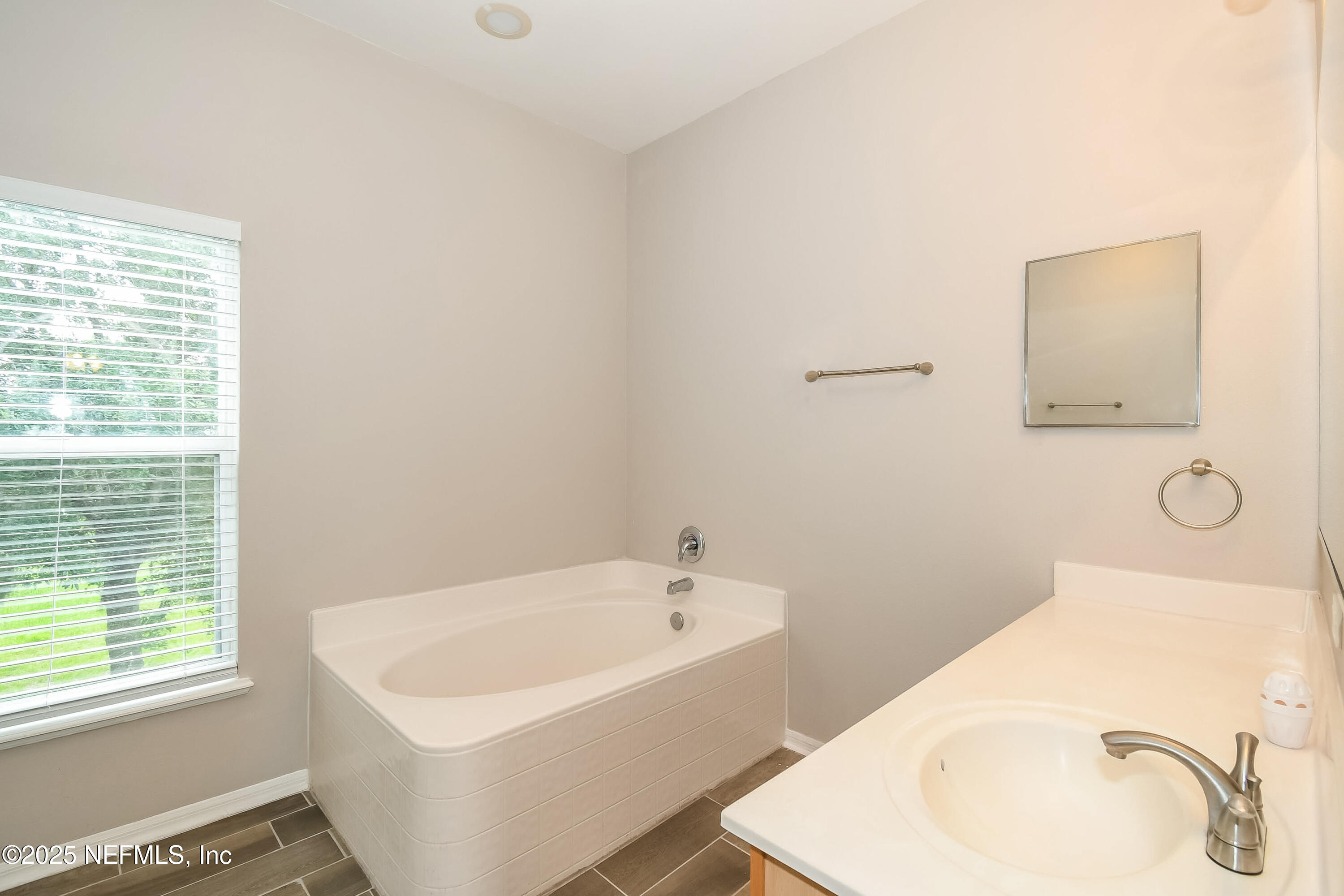 12284 Hickory Forest Road Jacksonville, FL 32226 - Photo 10 of 15 011-photo-master-bathroom-7375687