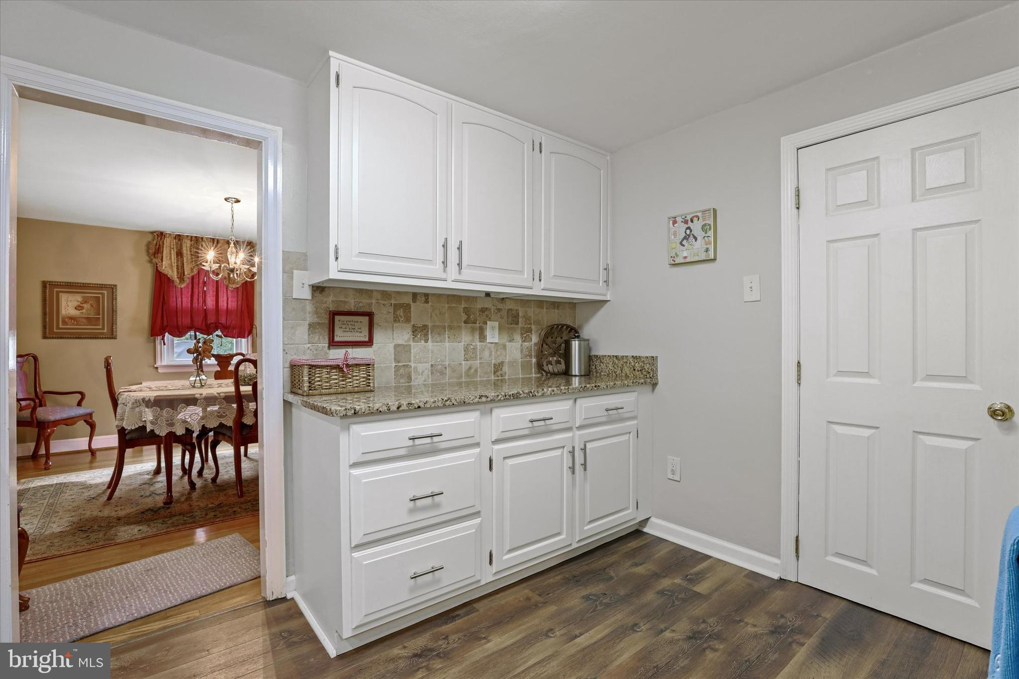 19 Valley View Lane Newtown Square, PA 19073 - Photo 16 of 40 Gourmet Kitchen