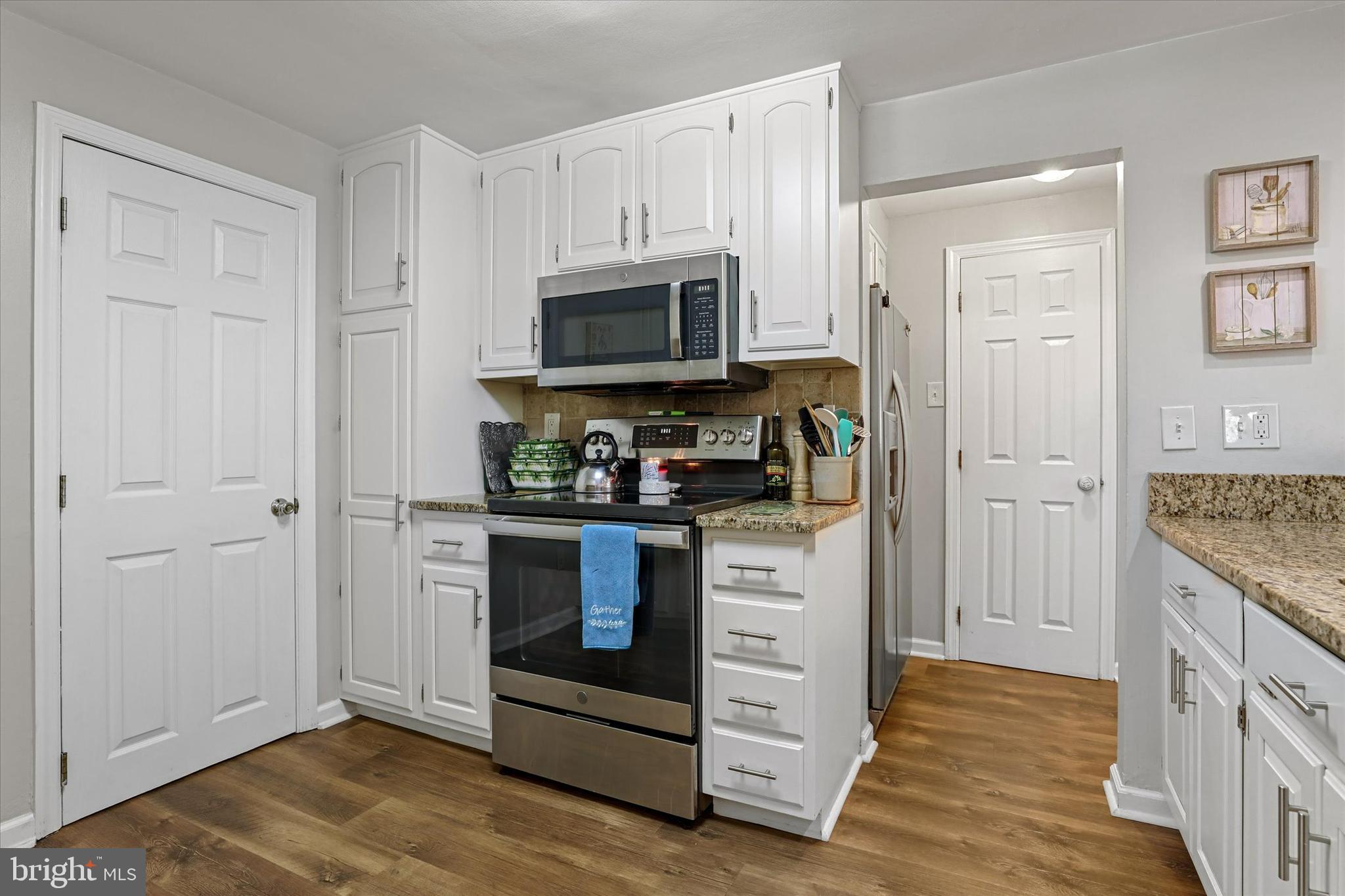 19 Valley View Lane Newtown Square, PA 19073 - Photo 17 of 40 Gourmet Kitchen