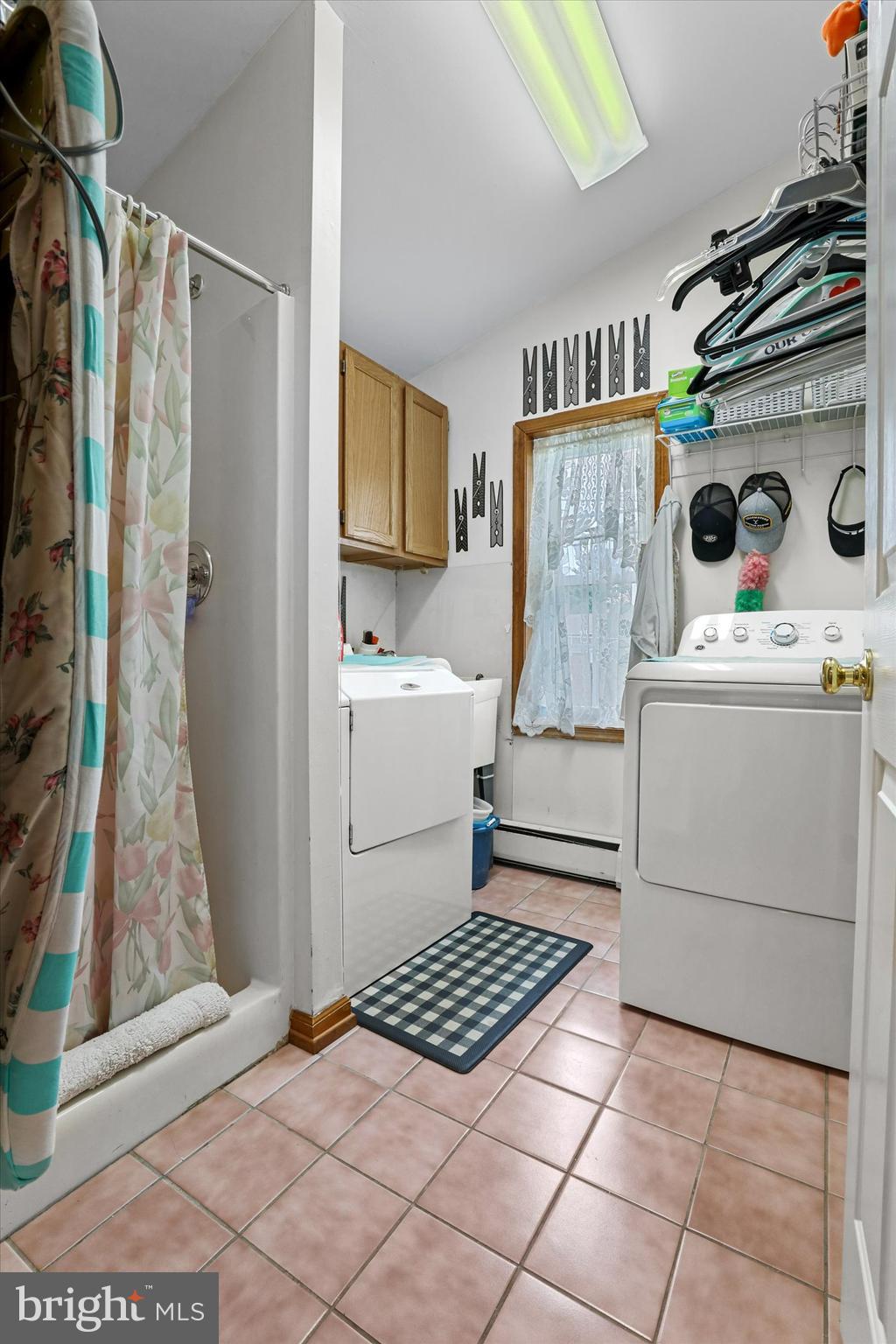 19 Valley View Lane Newtown Square, PA 19073 - Photo 19 of 40 Main Level Laundry Room w/ Shower
