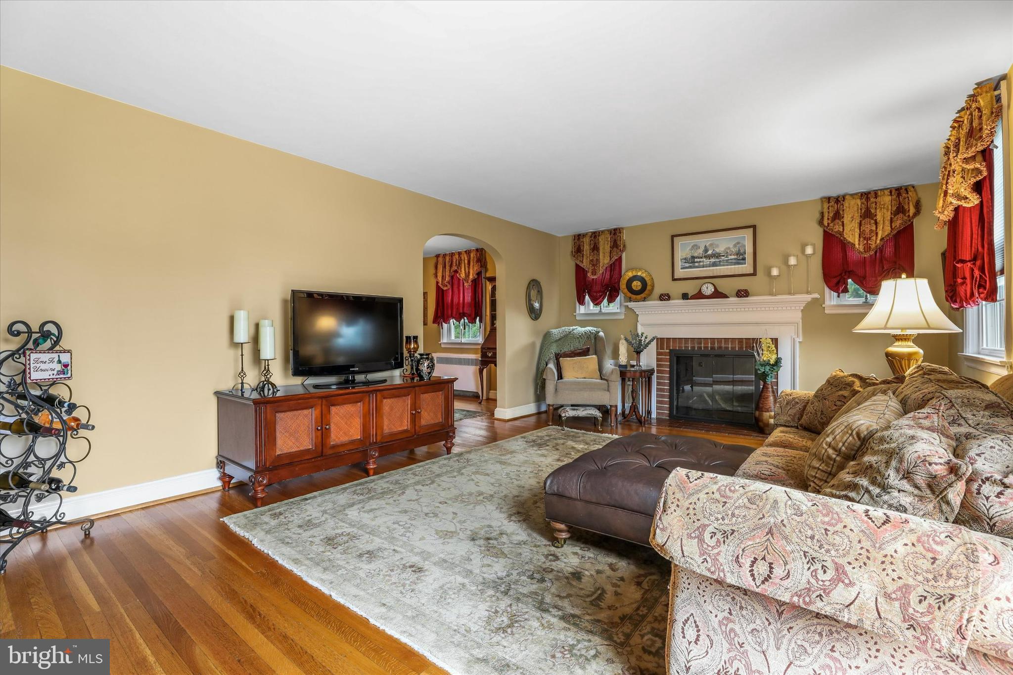 19 Valley View Lane Newtown Square, PA 19073 - Photo 6 of 40 Formal Living Room w/ Gas Fireplace