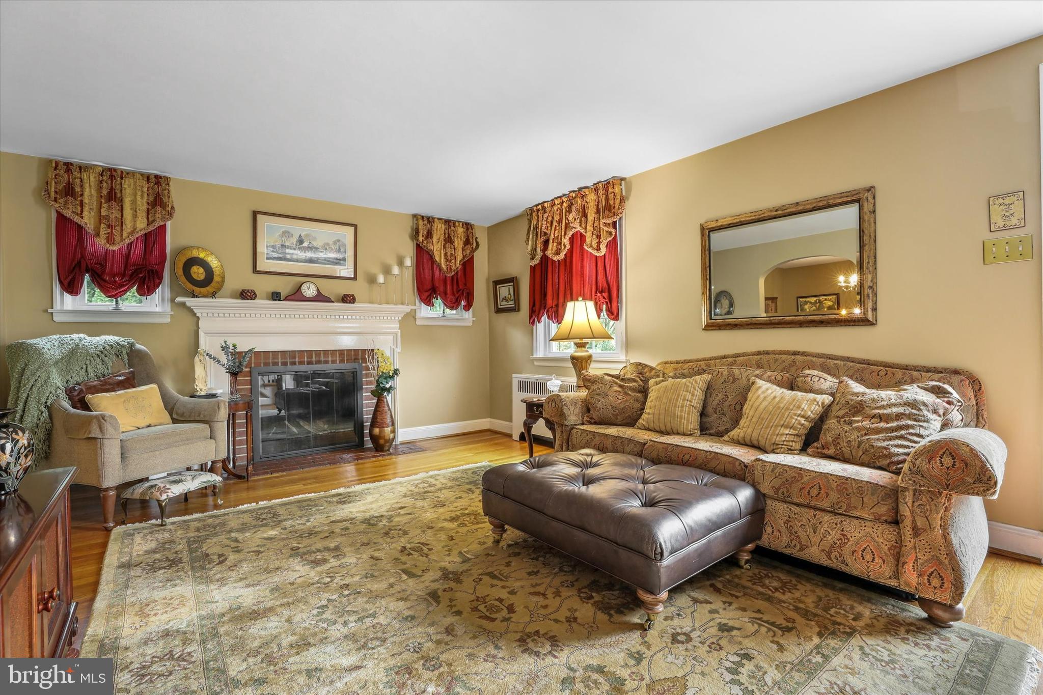 19 Valley View Lane Newtown Square, PA 19073 - Photo 7 of 40 Formal Living Room