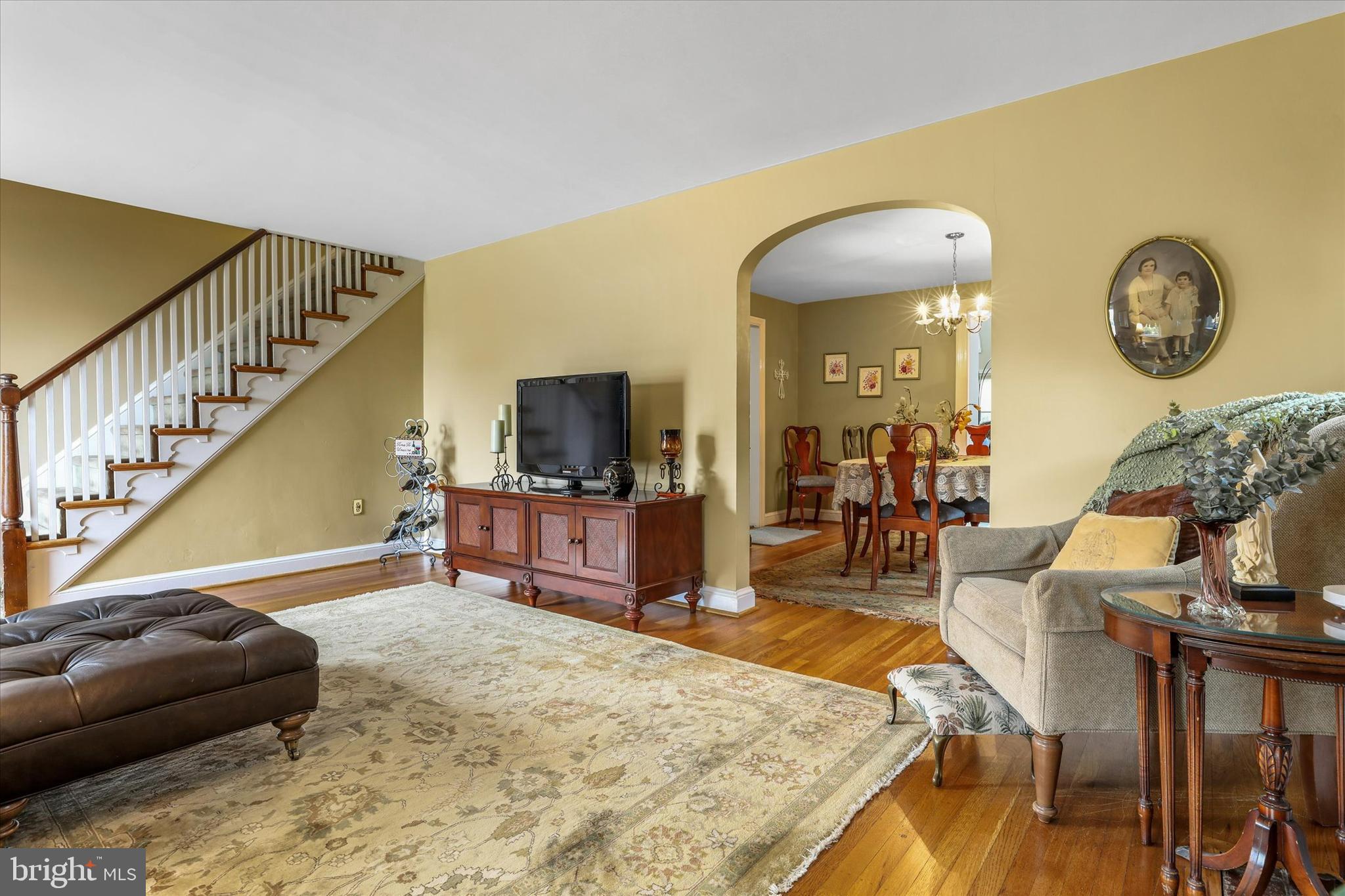 19 Valley View Lane Newtown Square, PA 19073 - Photo 8 of 40 Formal Living Room