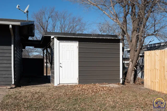 $99,500 | 7130 Southwest Lario Lane, Topeka, KS 66619