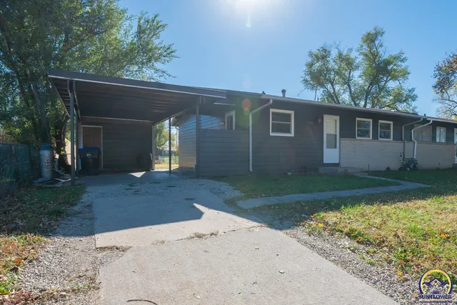 $99,500 | 7130 Southwest Lario Lane, Topeka, KS 66619