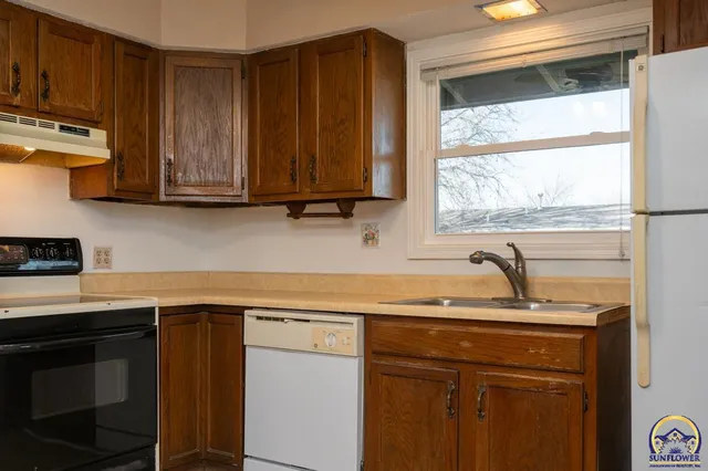 $99,500 | 7130 Southwest Lario Lane, Topeka, KS 66619