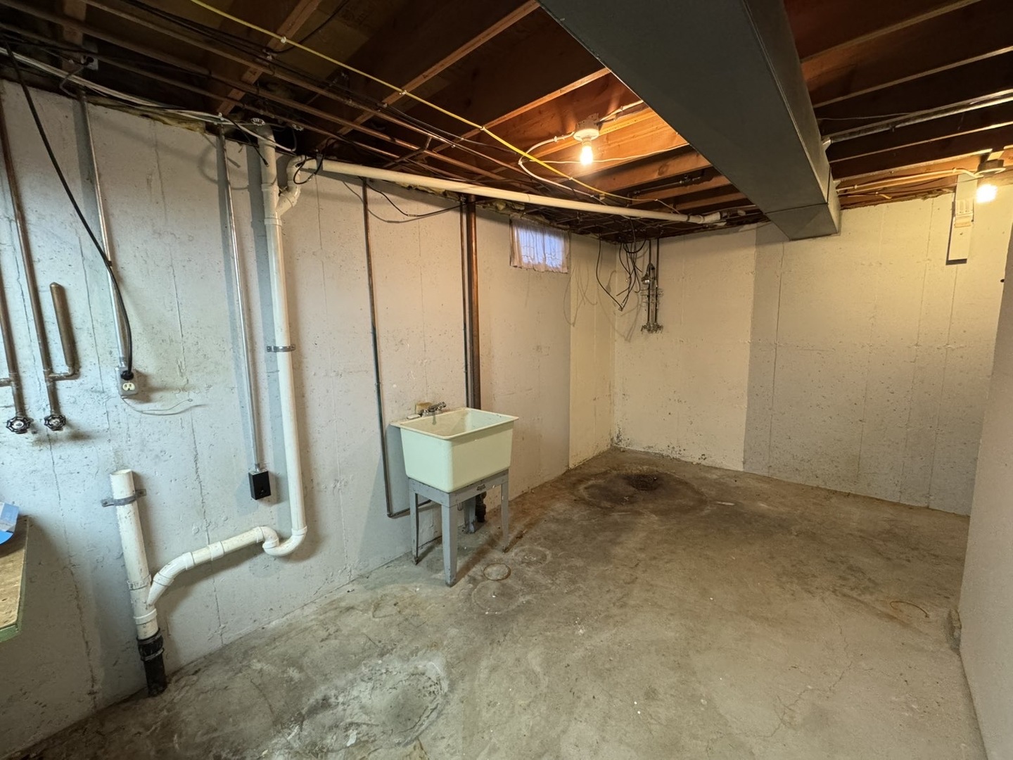 805 Keith Street Morrison, IL 61270 - Photo 33 of 33 a view of an empty room