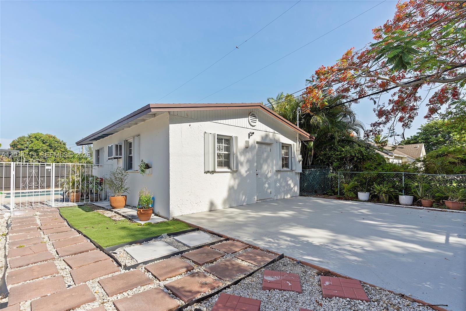6801 Southwest 27th Street Miami, FL 33155 - Photo 23 of 34
