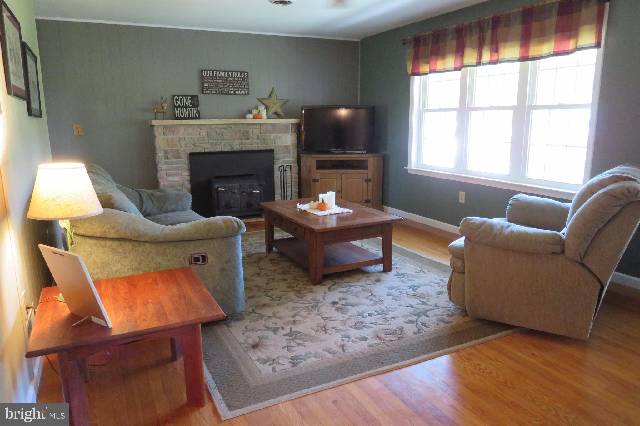 1306 Hughes Shop Road Westminster, MD 21158 - Photo 3 of 25 Living Room