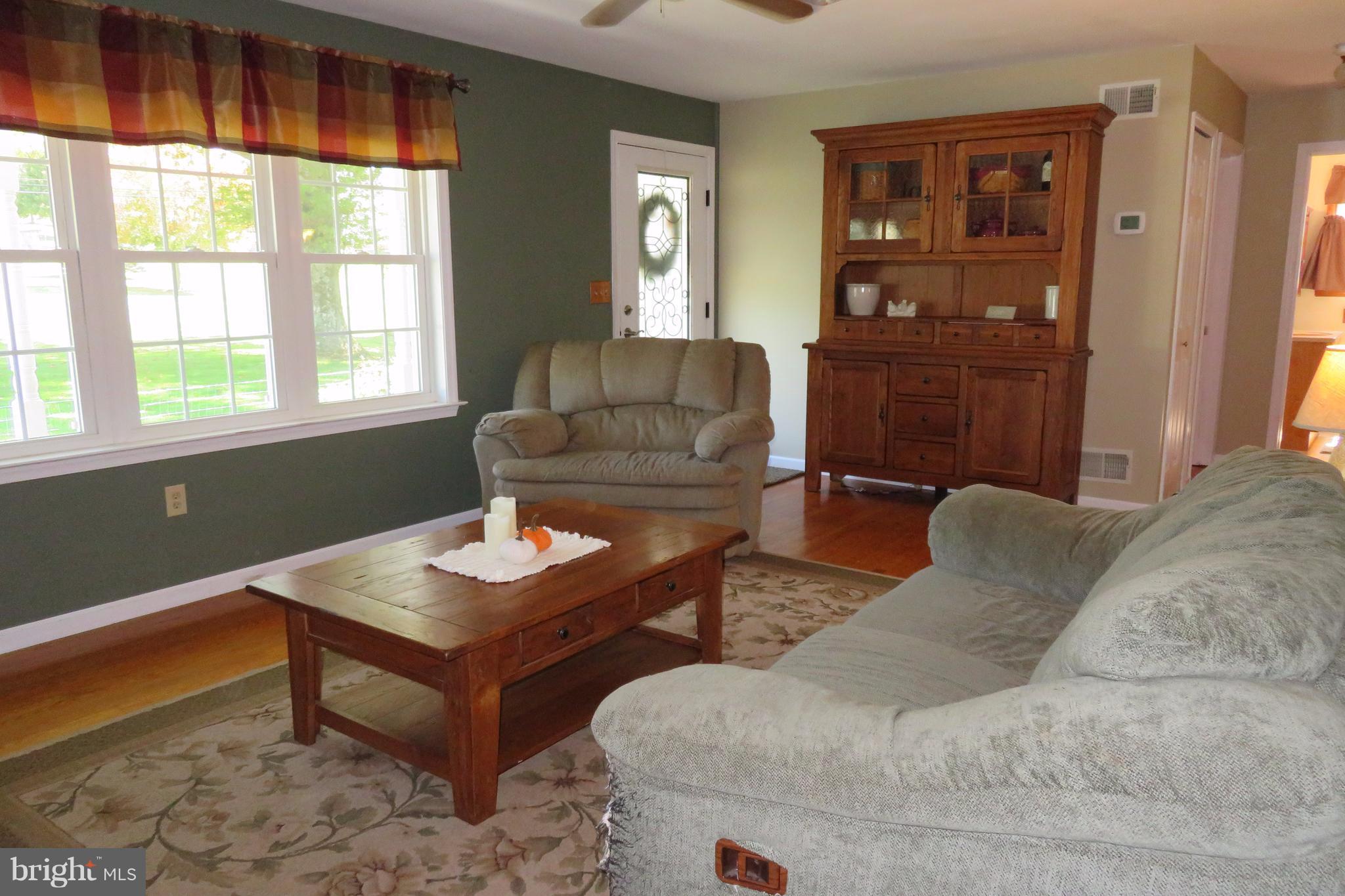 1306 Hughes Shop Road Westminster, MD 21158 - Photo 4 of 25 Living Room