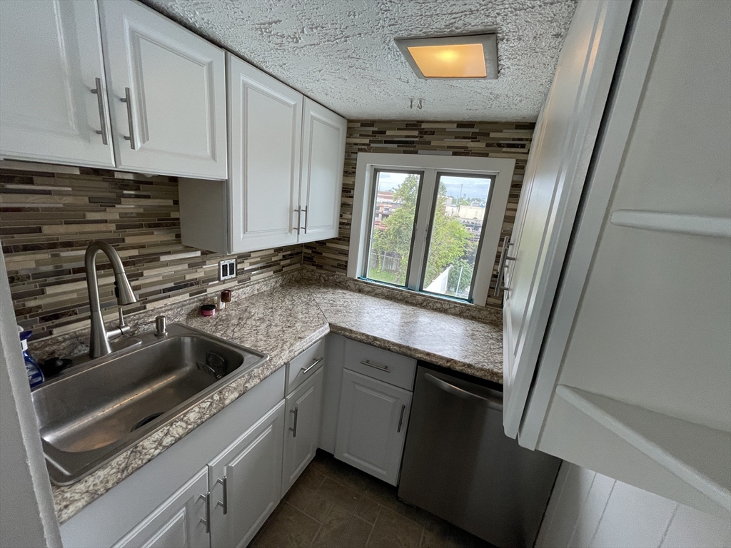 25 Hanover Street, Unit 2 Malden, MA 02148 - Photo 5 of 18
