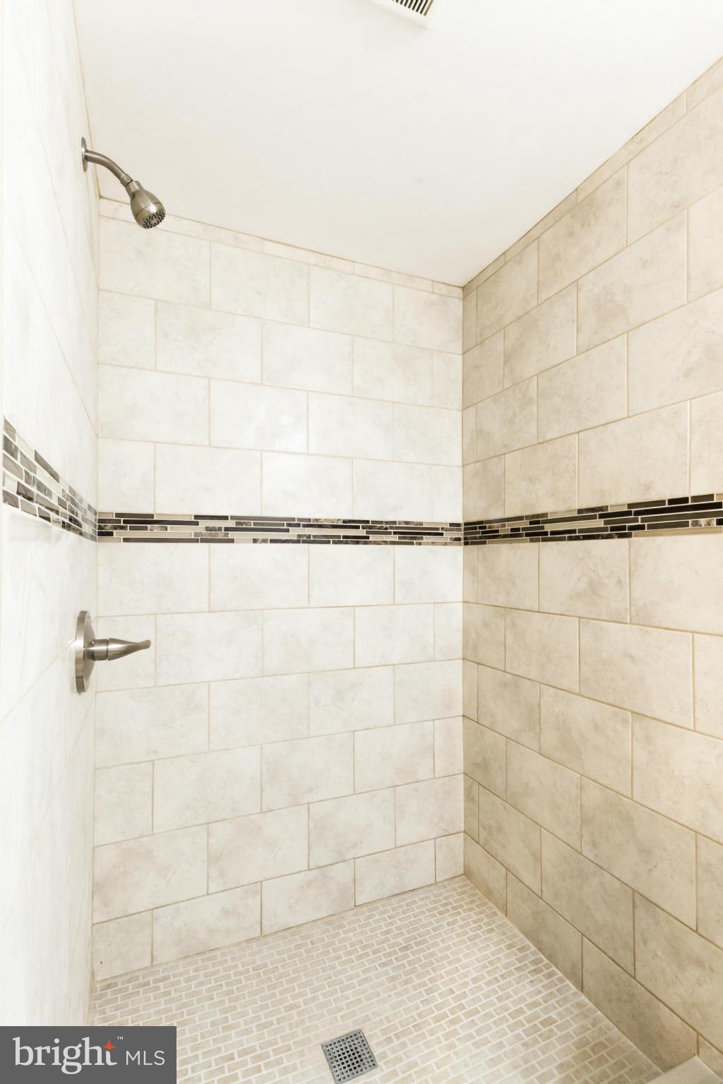 5431 Whitwood Road Baltimore, MD 21206 - Photo 13 of 30 Bath
