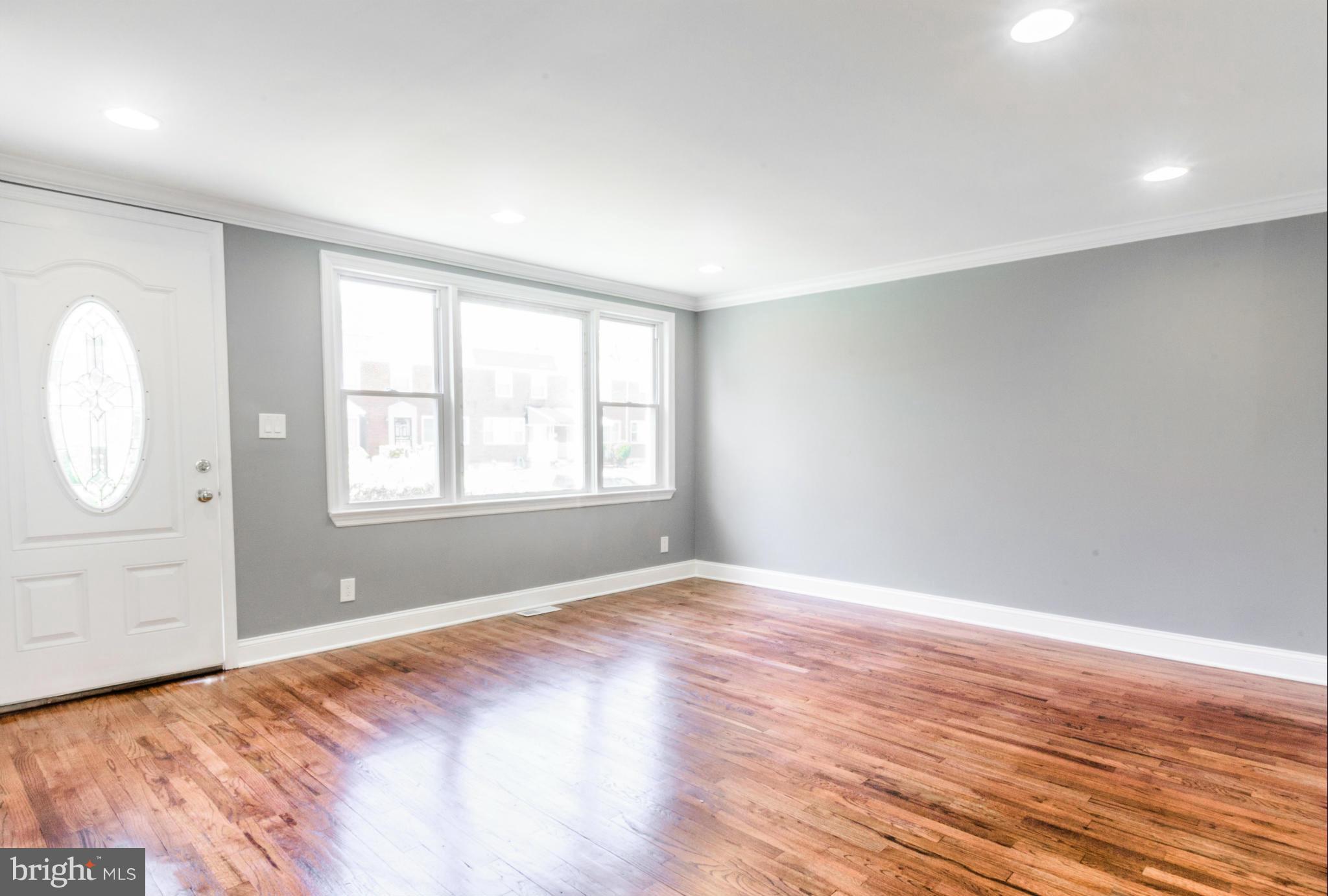 5431 Whitwood Road Baltimore, MD 21206 - Photo 6 of 30 Living Room
