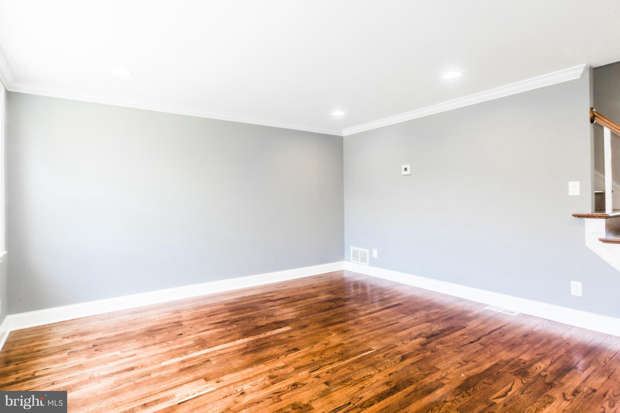 5431 Whitwood Road Baltimore, MD 21206 - Photo 7 of 30 Living Room