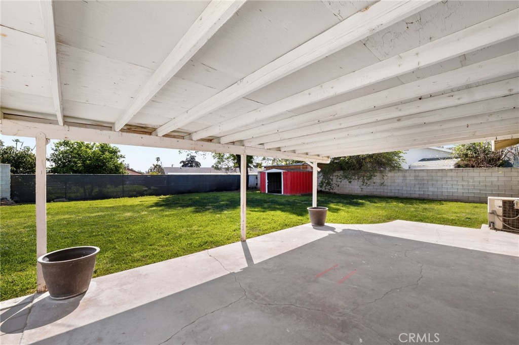 6661 Yucca Avenue Rialto, CA 92376 - Photo 36 of 44