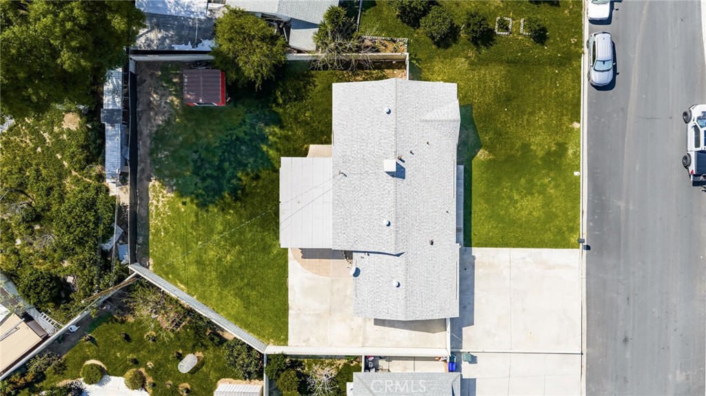 6661 Yucca Avenue Rialto, CA 92376 - Photo 41 of 44 aerial view of a house with pool