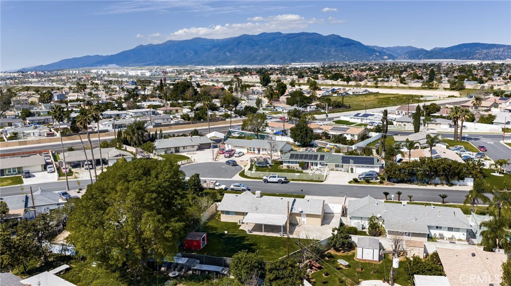 6661 Yucca Avenue Rialto, CA 92376 - Photo 43 of 44 a view of a city with a mountain