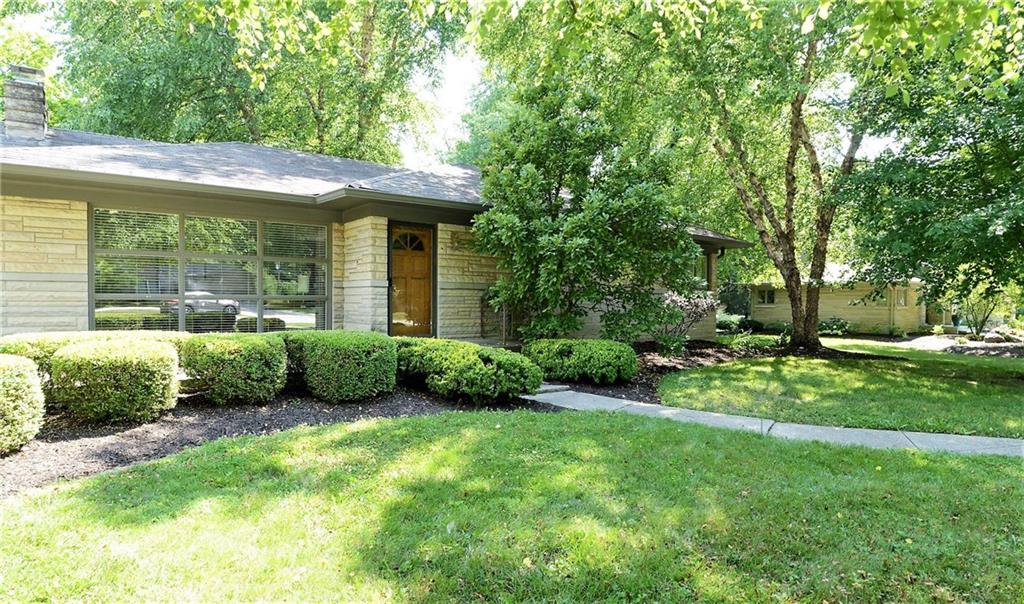 7520 Spring Mill Road Indianapolis, IN 46260 - Photo 2 of 32 Gallery Image 2