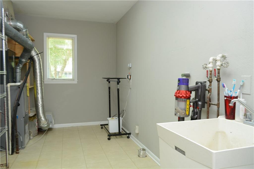 7520 Spring Mill Road Indianapolis, IN 46260 - Photo 13 of 32 Gallery Image 13
