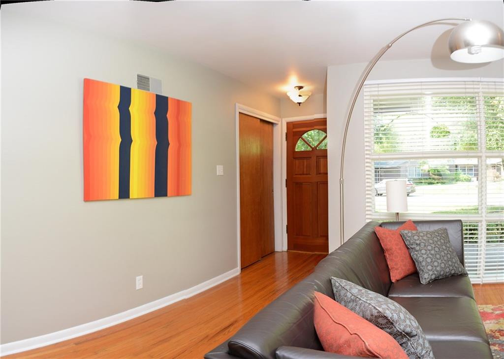 7520 Spring Mill Road Indianapolis, IN 46260 - Photo 5 of 32 Gallery Image 5