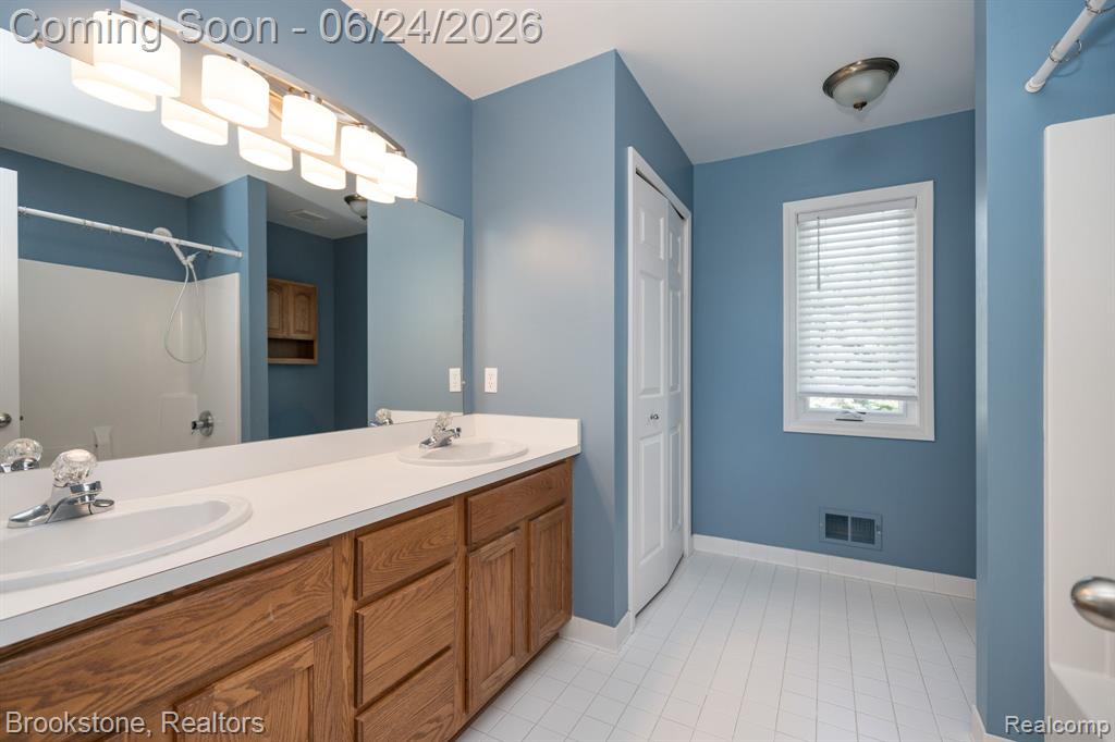 3812 Kossuth Road Lake Orion, MI 48360 - Photo 23 of 47
