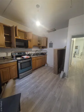 $3,000 | 3553 Holland Avenue, Unit 1 | Williamsbridge