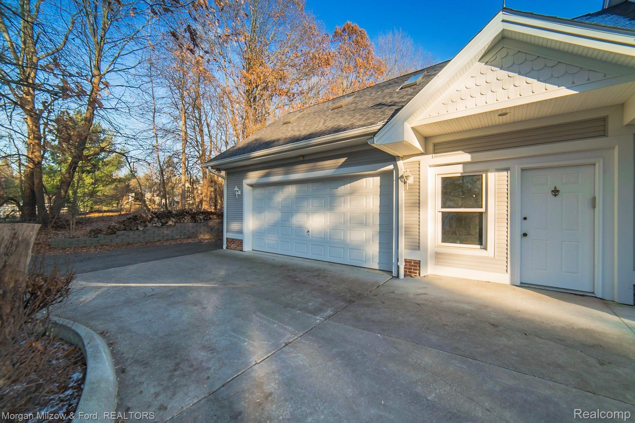 5848 Clarkston Road Clarkston, MI 48348 - Photo 52 of 80 Clarkston (52).jpg
