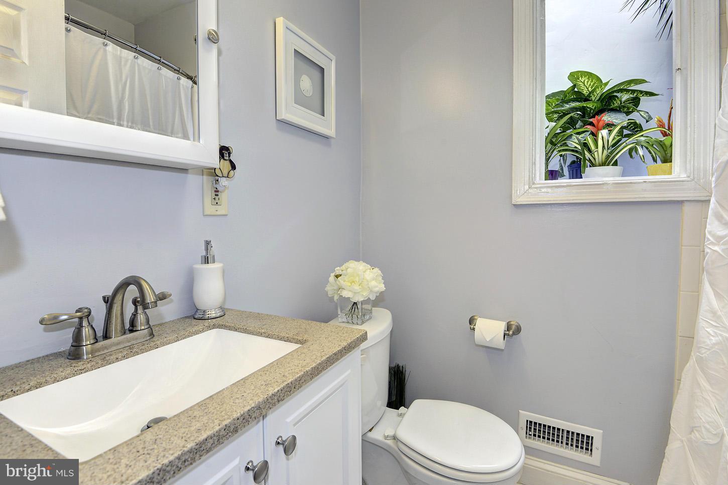 1538 2nd Street Southwest Washington, DC 20024 - Photo 17 of 24 Bath