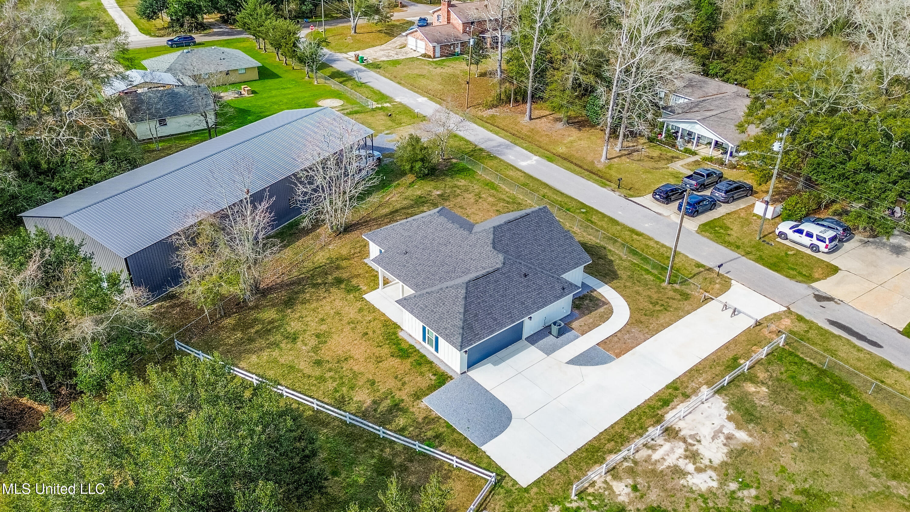 18025 Bert Street Long Beach, MS 39560 - Photo 7 of 26 IMG_1036