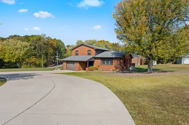 $399,900 | 2425 Barwood Drive, Greenbrier, TN 37073