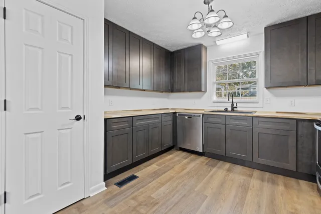 $399,900 | 2425 Barwood Drive, Greenbrier, TN 37073