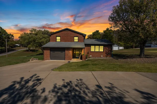 $399,900 | 2425 Barwood Drive, Greenbrier, TN 37073