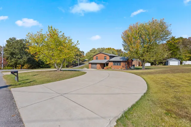 $399,900 | 2425 Barwood Drive, Greenbrier, TN 37073