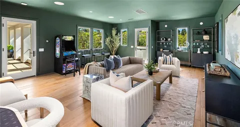$6,995,000 | 15 Seabluff, Newport Beach, CA 92660