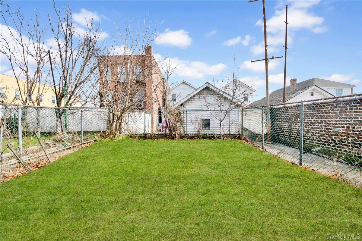 2028 Haight Avenue Bronx, NY 10461 - Photo 27 of 31 Backyard