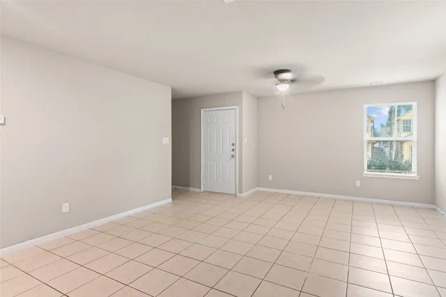 $1,175 | 16630 East Hammon, Montgomery, TX 77316