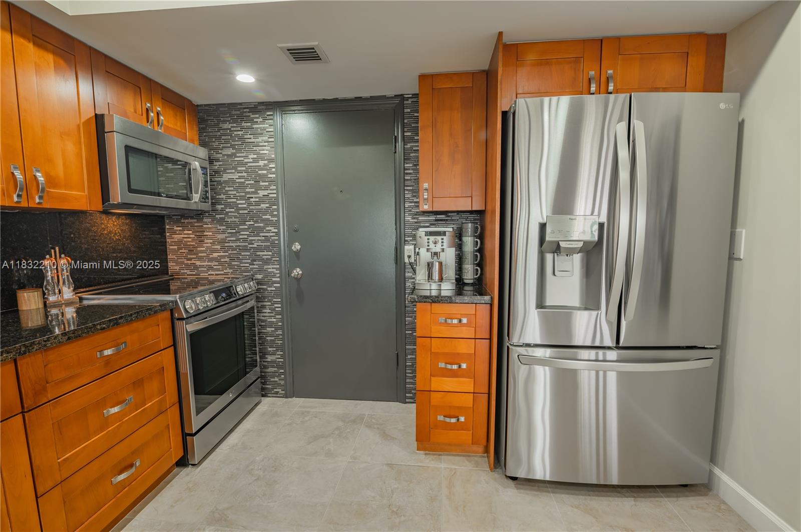 Coutry Club Hallandale Beach, FL 33009 - Photo 5 of 33