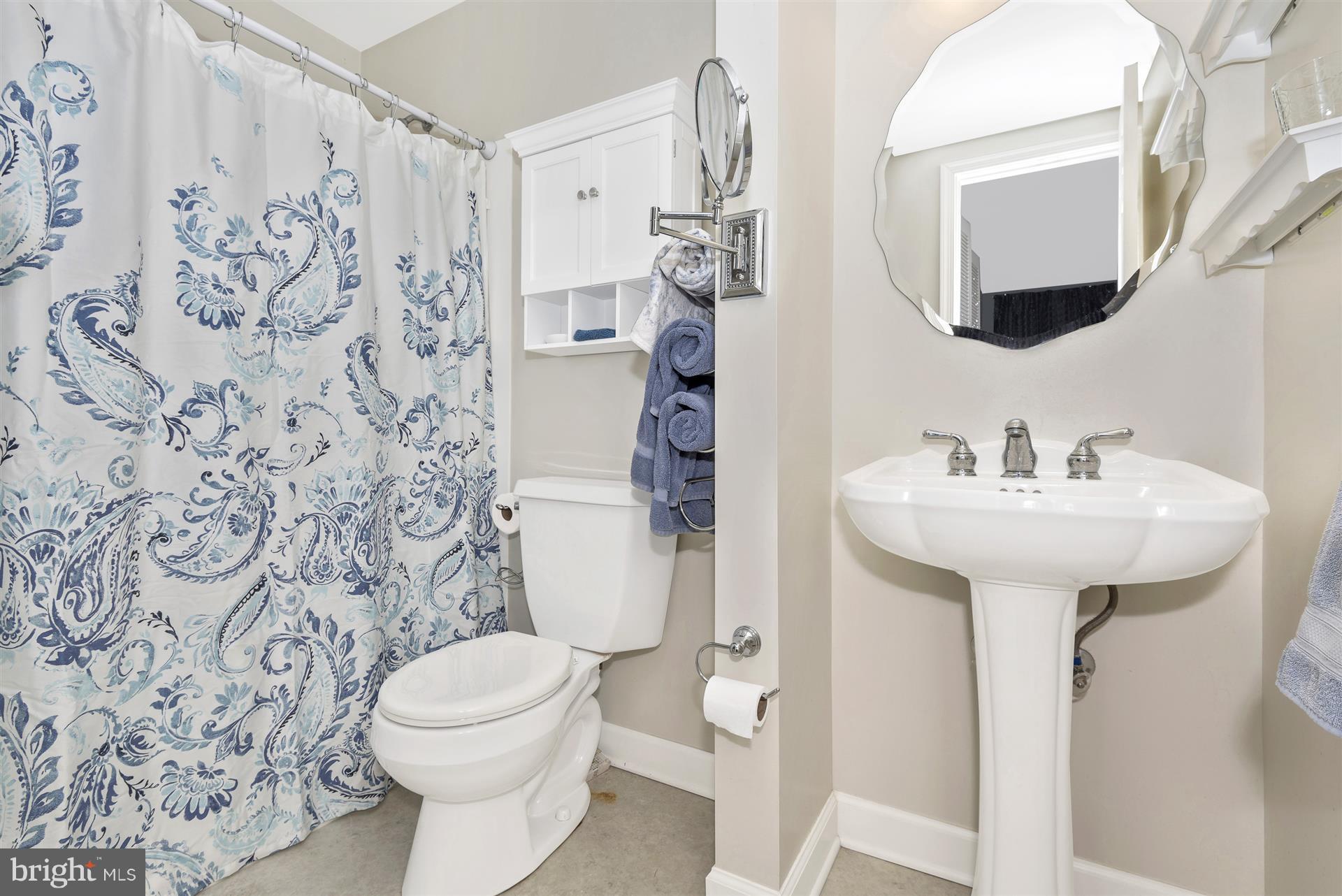 16409 Old Frederick Road Mount Airy, MD 21771 - Photo 8 of 30 Full master bath