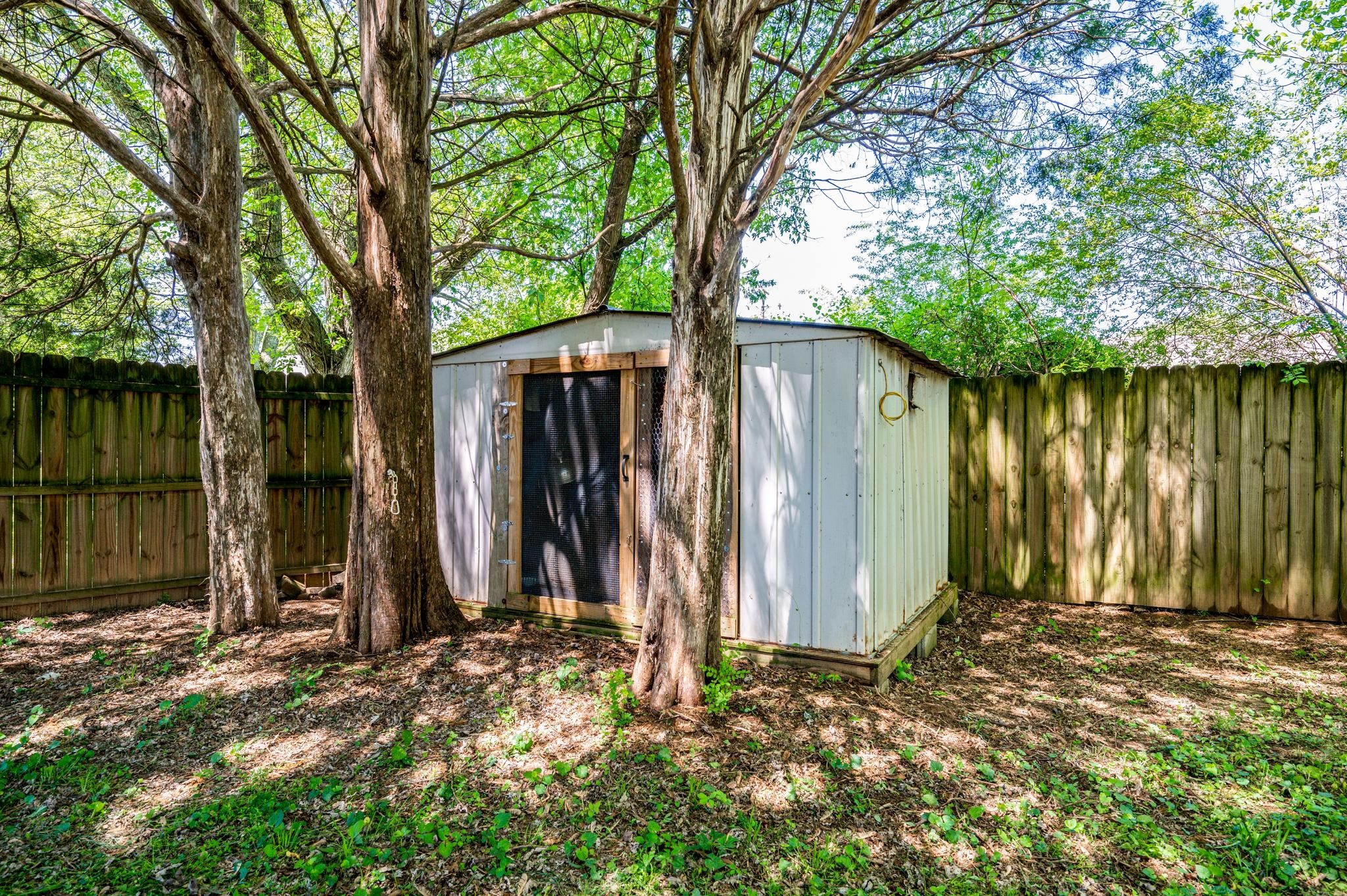 311 Santa Rosa Drive Old Hickory, TN 37138 - Photo 19 of 19 a backyard of a house