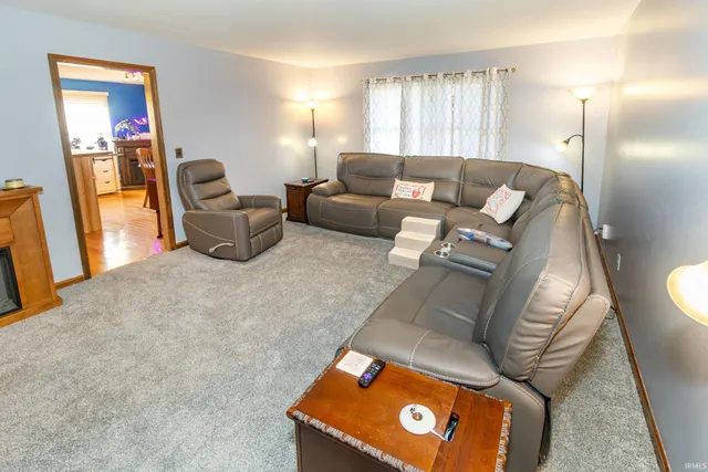 $399,000 | 14914 McCutchan Road, Evansville, IN 47725