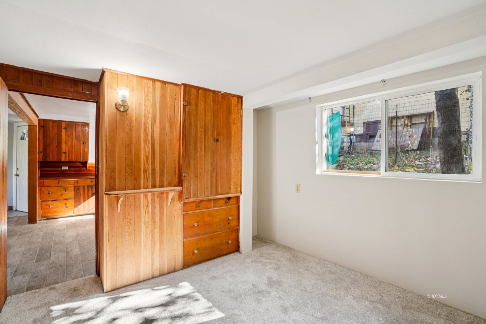 53451 Middleridge Drive Idyllwild, CA 92549 - Photo 20 of 30 an empty room with closet