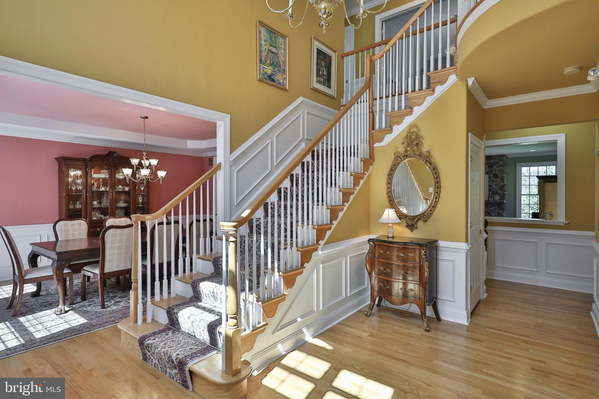 295 Pinecroft Place Ambler, PA 19002 - Photo 5 of 37